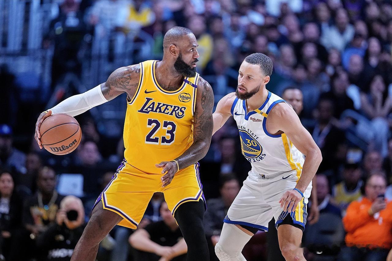 NBA球迷最多的五位球星都有谁？1、詹姆斯（约2.26亿）2、库里（约