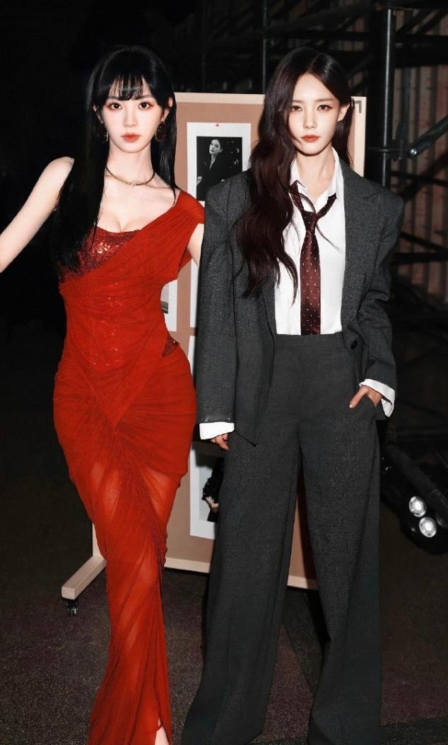 田曦薇和李一桐CP粉比很多异性CP的粉丝都多她俩参加综艺后关系很好，有不少粉丝