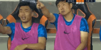 青岛海牛官宣11名球员离队！郑龙退役转型为一线队助教！青岛海牛官方宣布，球员郑