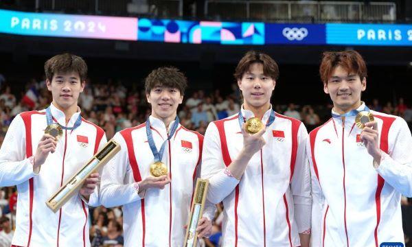 中国泳军27人次杀进世界前十，覃海洋3项蛙泳全部制霸，但一个名字的缺席，比丢掉几