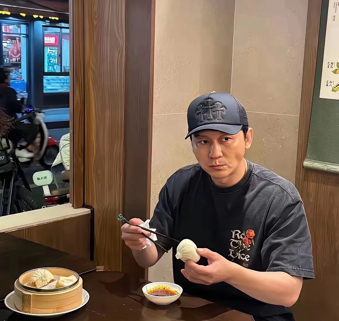 有钱人就是不一样，吃个包子都有单独的包间。