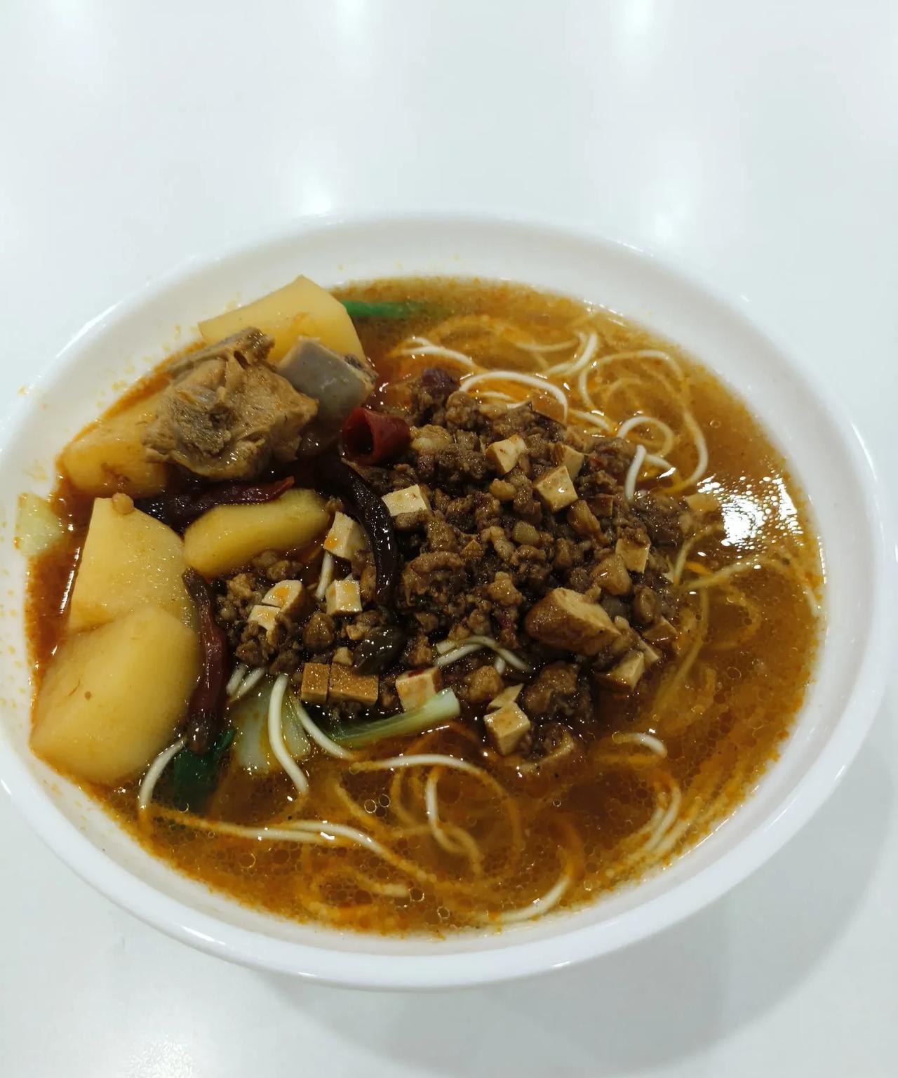 孩子和我谈起她的苦恼，让我大开眼界。一个小小的孩子，谈到自己的苦恼事项时，写出