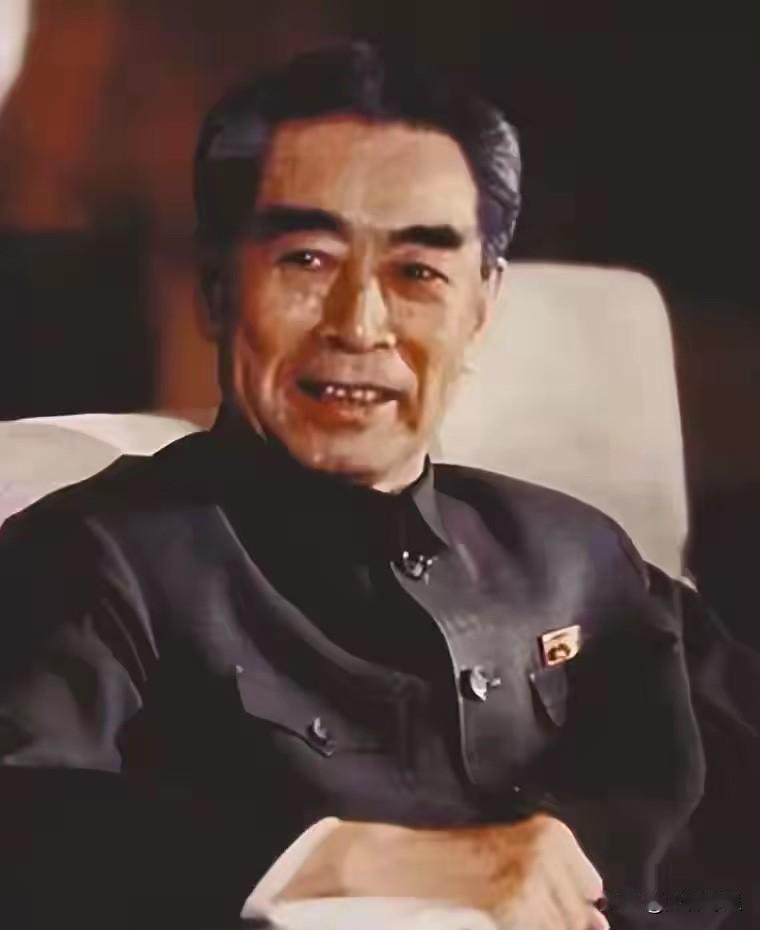 今日是周恩来总理逝世50周年半个世纪的风雨流转，山河铭记他的风骨，人民从未淡