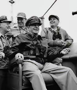 朝鲜战争中，苏联给的100架飞机到了，刘亚楼才突然发现：没有副油箱！舔着脸问苏联