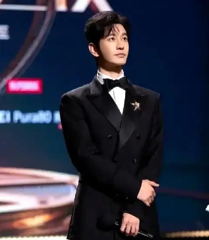 黄晓明当年540万买华谊原始股，上市飙到6亿，翻了三十倍，圈里人都说他眼光毒。