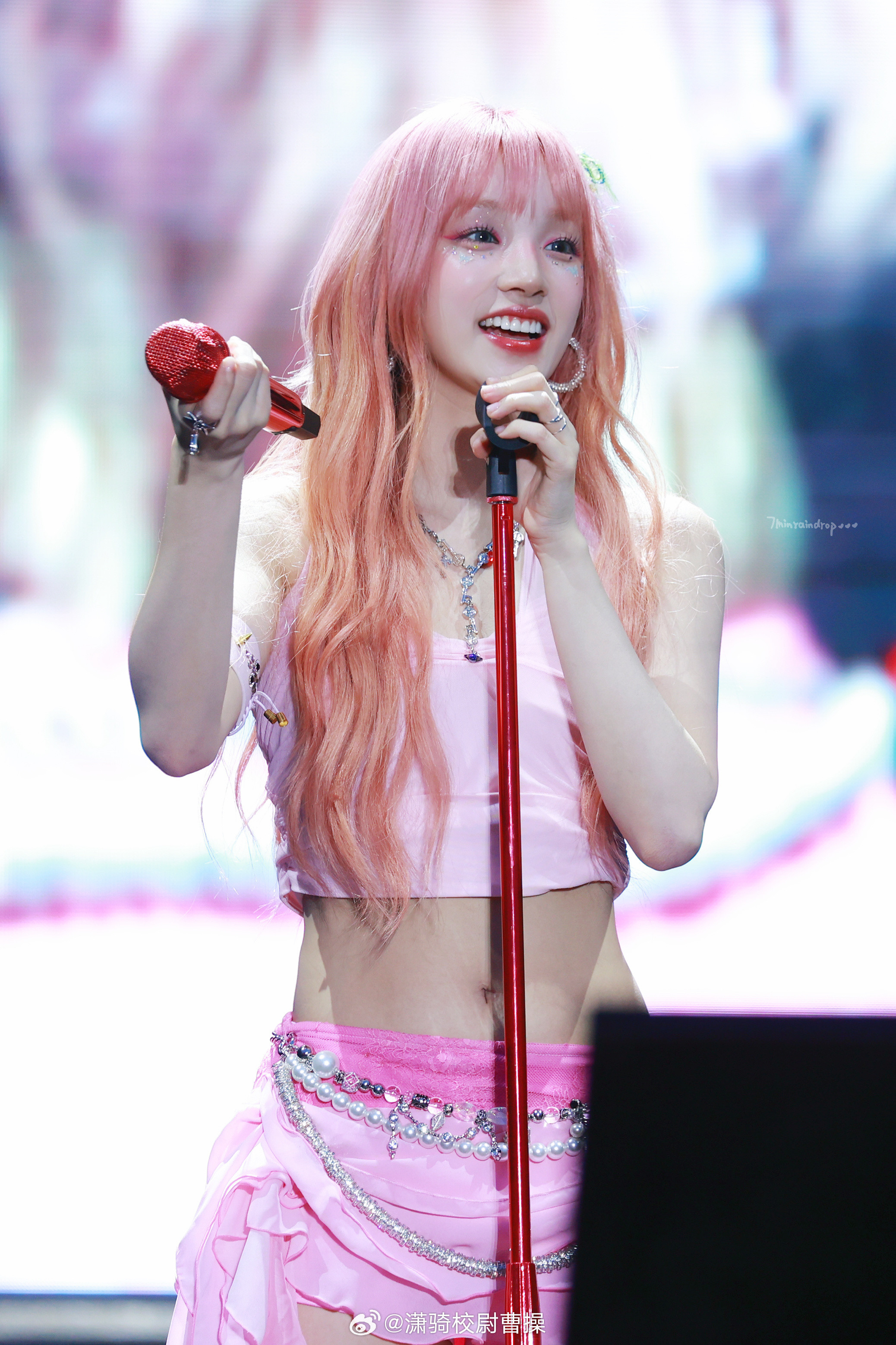 宋雨琦好漂亮，粉发的神🍓期待巴黎欧莱雅美发代言人