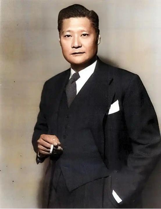 1977年，教育家叶公超与堂妹发生不正当关系，两人的地下关系被妻子袁永熹发现后，