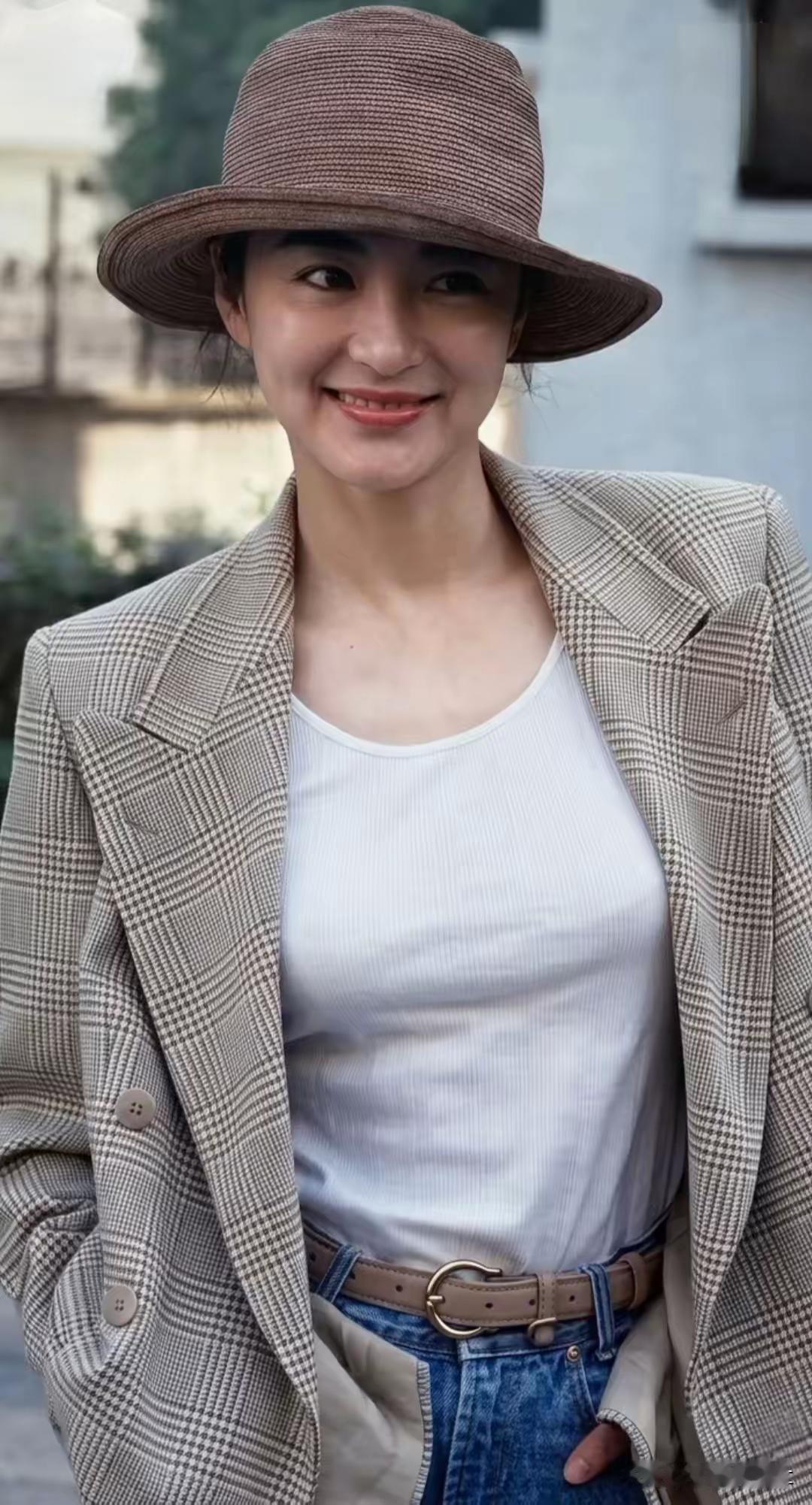 天生丽质就是说的她了她的地位娱乐圈至今无人可以代替