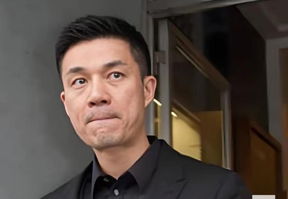 葛斯齐直播时有网友问他，许雅钧是不是在外面有个儿子。葛斯齐说你就看看她和许雅钧