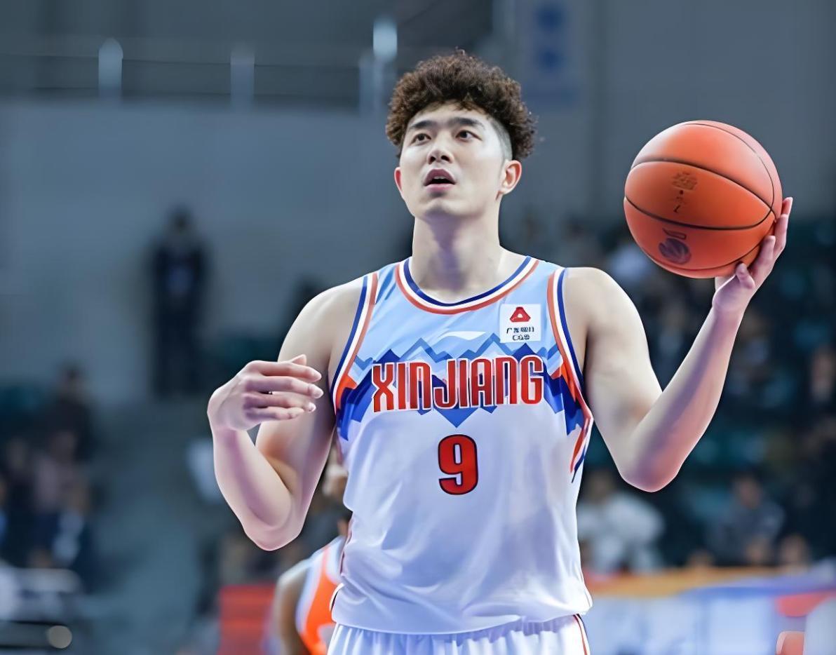 遗憾！新疆队2米11内线悍将重伤，本赛季提前报销根据新疆队公布的消息，球队内线