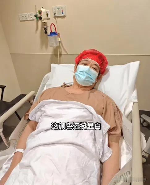 国际功夫巨星:李连杰在国外医院生病住院后，经过专业的治疗，病情已经得到控制。