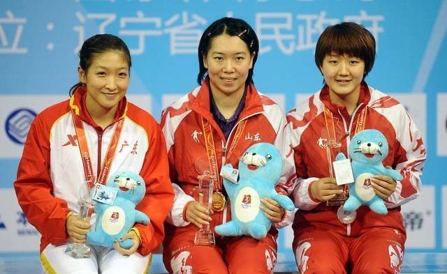 陈梦和李晓霞历史地位谁更高？奥运会单打金牌：陈梦2次（2021、24年）。李晓