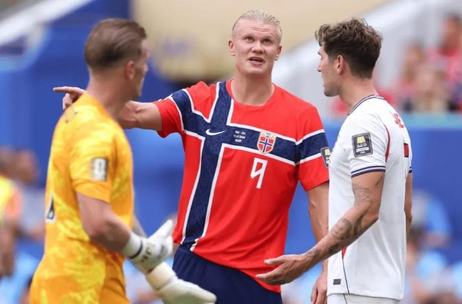 随着英格兰2-1逆转挪威，我想说的是：1、阿根廷难胜英格兰虽然常规时间被挪威