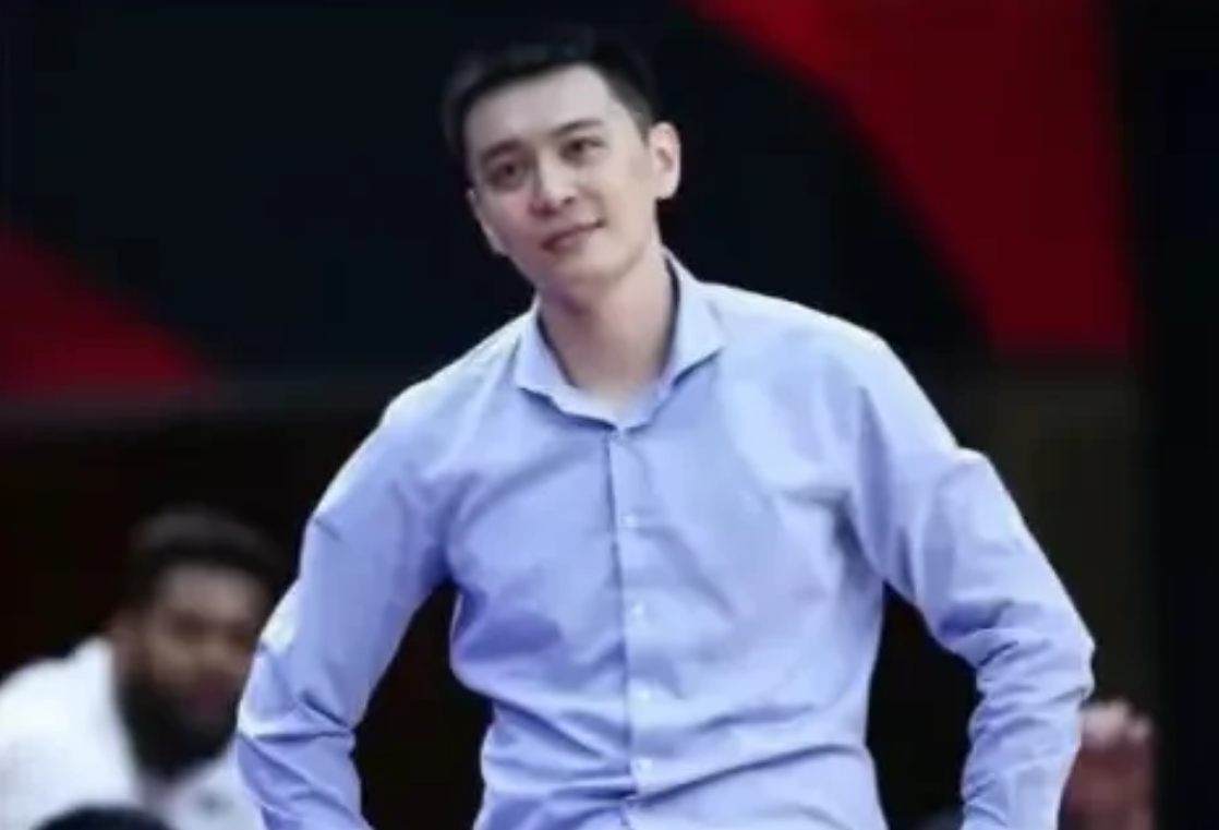 辽篮估计自己都未曾想到球队新老交替会来到这般复杂，张镇麟走了，王岚嵚被北控虎视眈