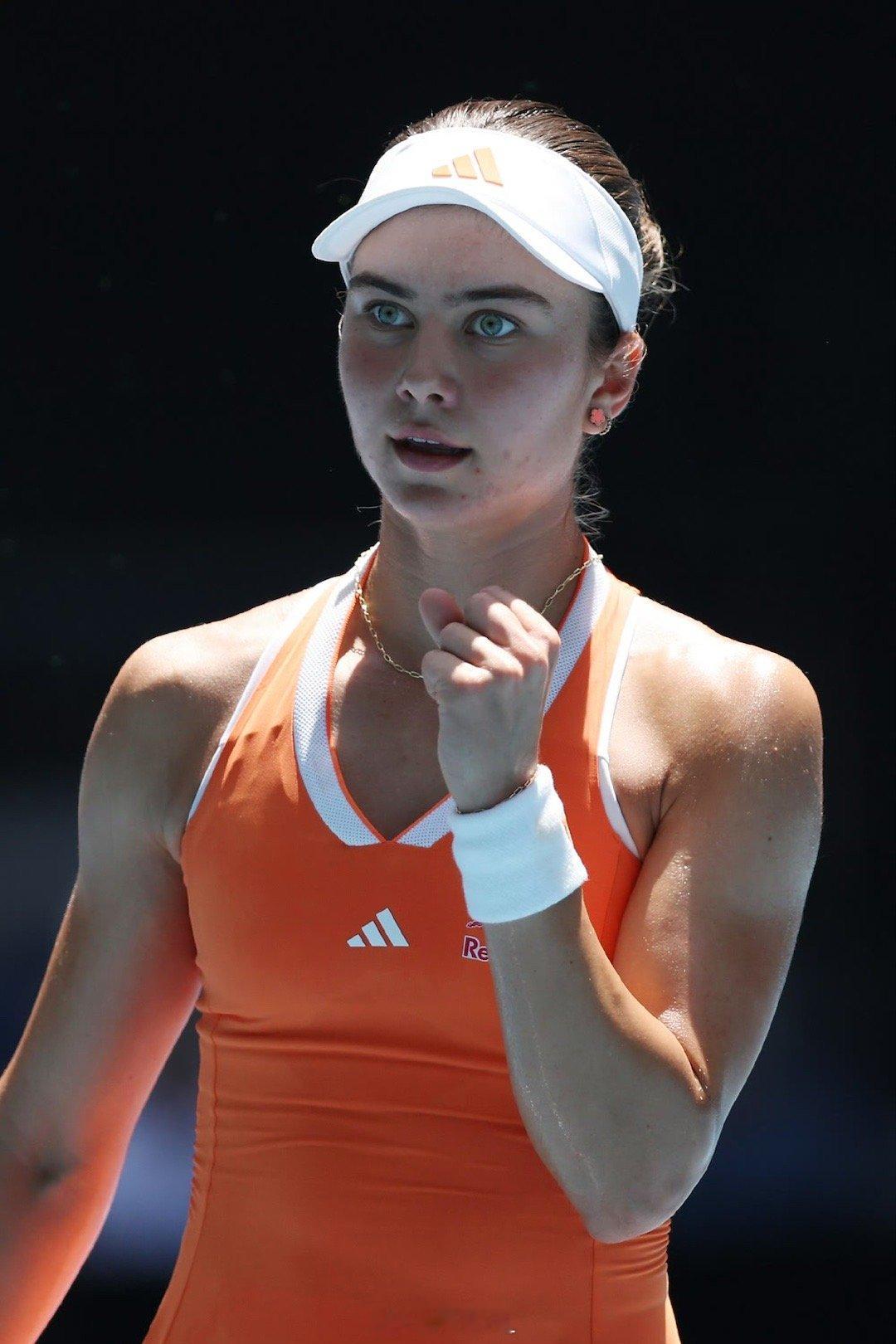 约维奇以6-06-1击败普汀塞娃，职业生涯首次闯入大满贯赛事8强。即时排名来到