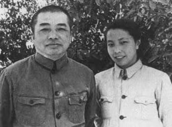 在十大元帅中，只有彭德怀没有孩子。​其实，彭德怀曾经结过三次婚，为什么都没能留