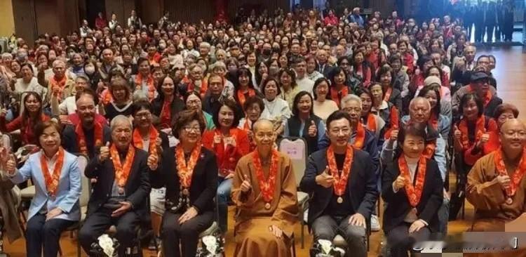 卢秀燕终于忍不住了！今天活动和江启臣杨琼樱同框，讲话时说“希望两位候选人……能尽