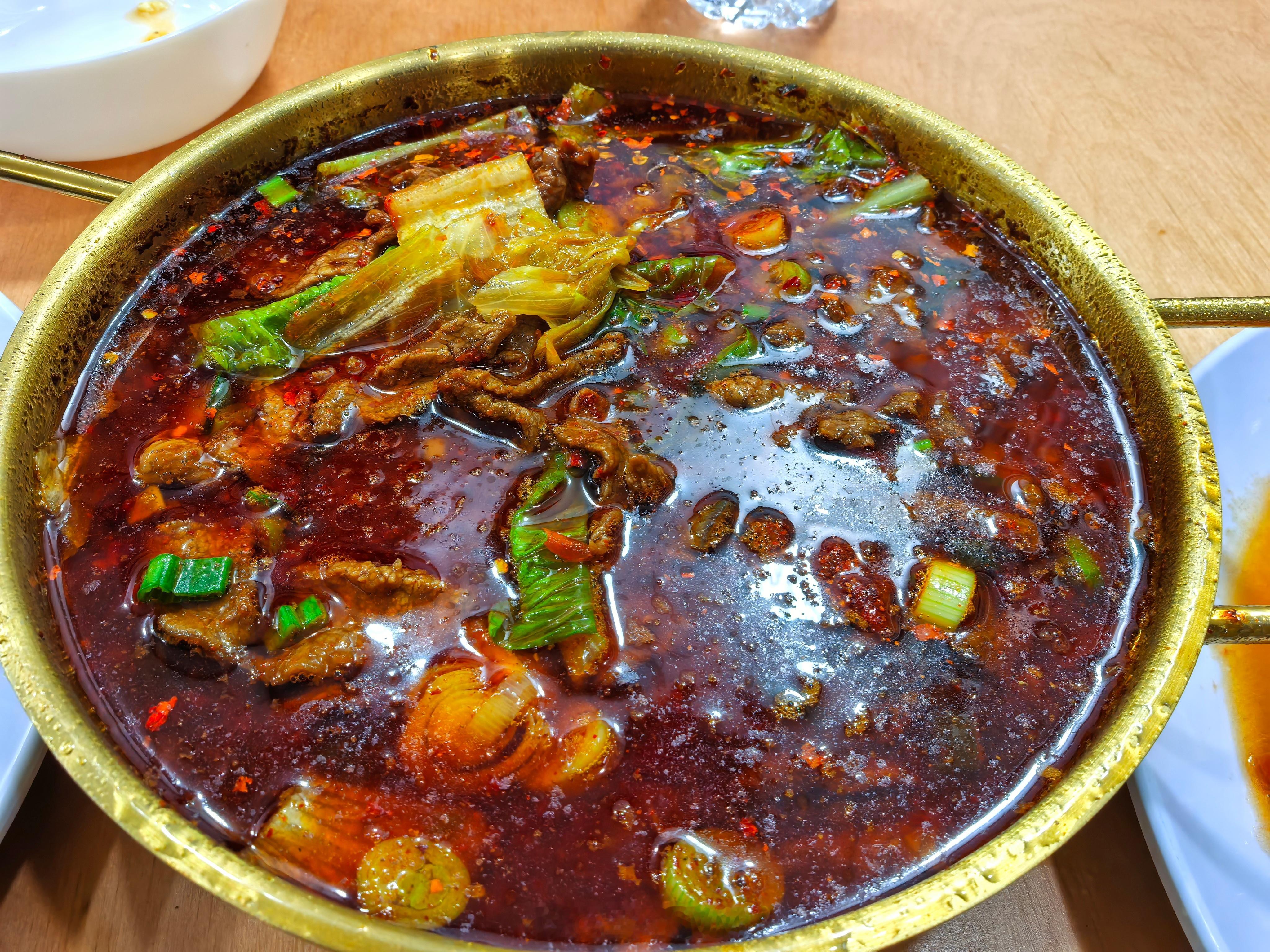 埃及吃了一顿川菜，解馋了。这顿饭200多块钱川菜过年期间的胃埃及