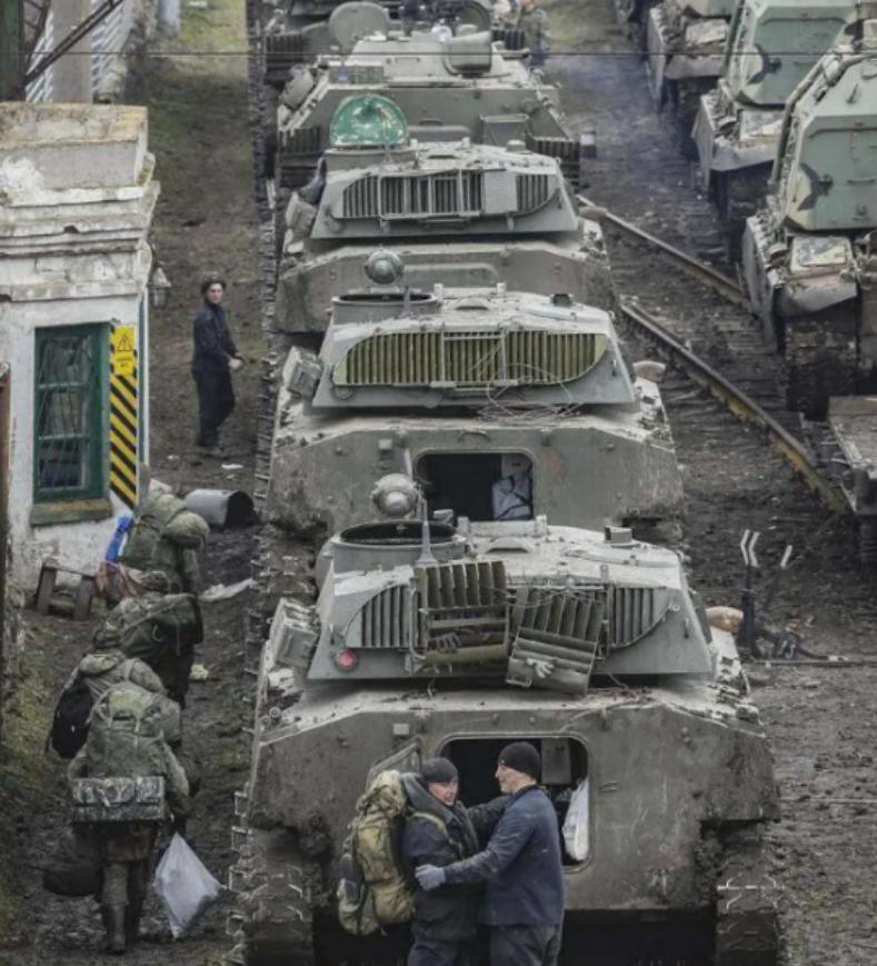 从纯军事角度来说，如果俄罗斯军队跟北约直接爆发军事冲突，很大概率上会被吊打。根据