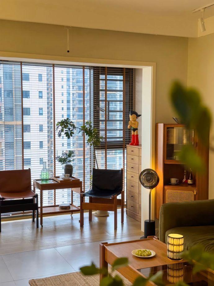 小户型就装实木风吧，真的很治愈