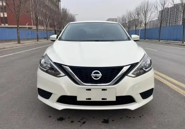 最终选择轩逸经典舒适版，贷款落地七万看车经过了接近3个多月，最终买了轩逸经典舒