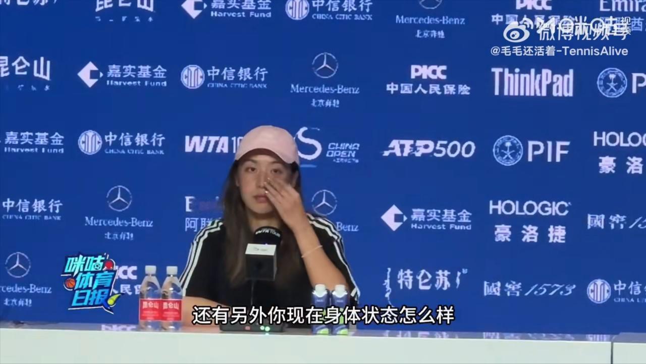 王欣瑜赛后抹泪：看了让人心疼！这可能是王右最好的赛季，在2025年，王欣瑜在各