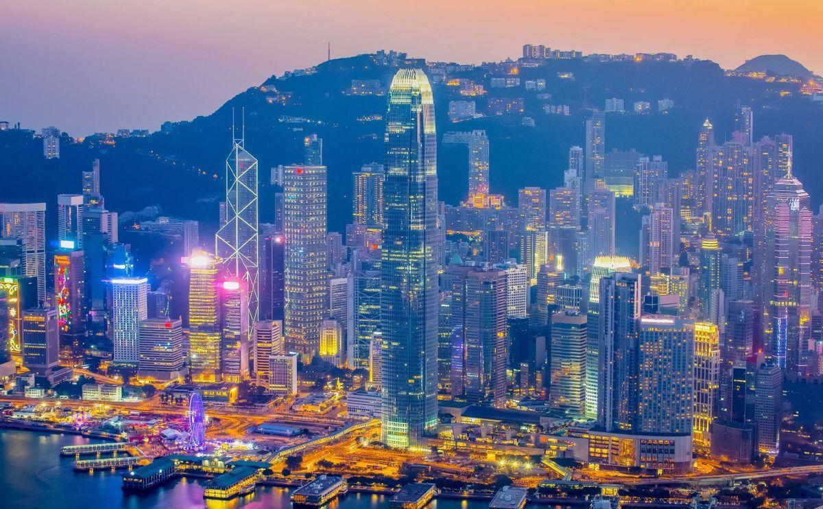 香港凭什么财政独立？说实在的，香港政府既不用跟中央要财政拨款，也不用靠发地方债凑