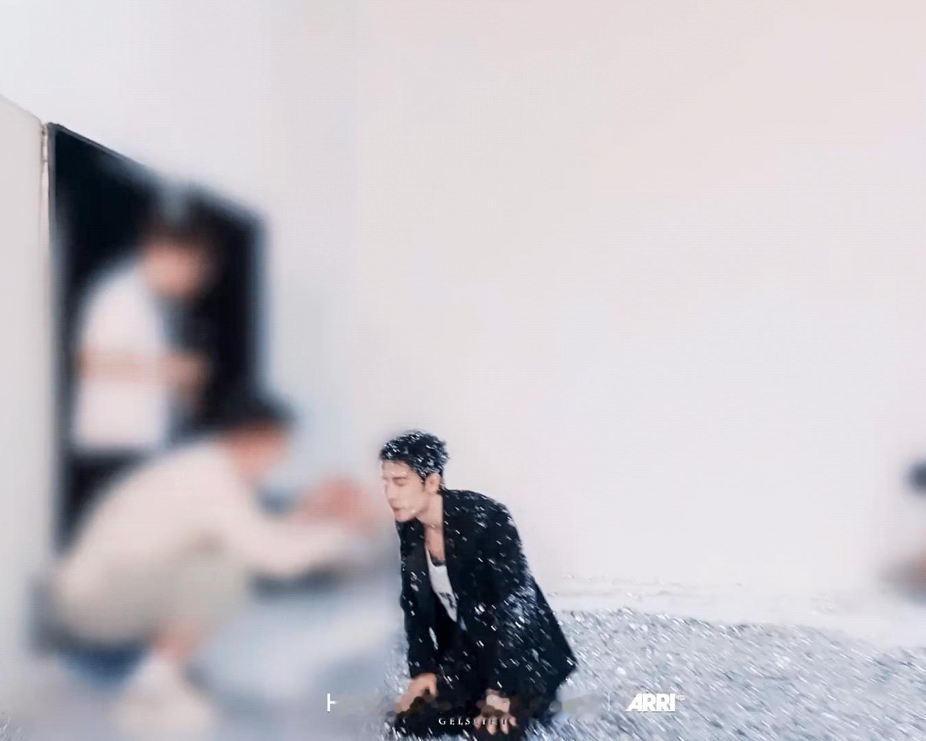 如果爱是甘拜下风，那我愿意为肖战俯首称臣，这份偏心，是我此生最坦荡的选择