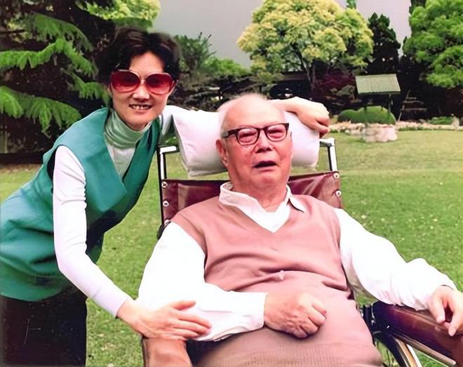 叶剑英是一个什么样的人？不同的人可能会有不同的看法，比如他的女儿叶向真就曾经说过