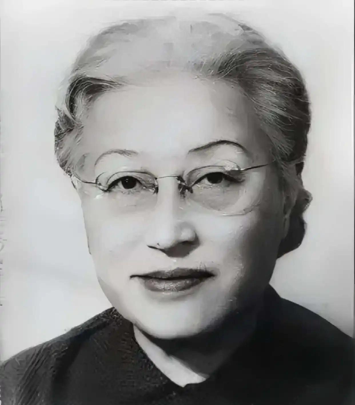 1971年，84岁的蒋介石收到了前妻陈洁如的遗书，书信中寥寥数语，道尽了这个女人