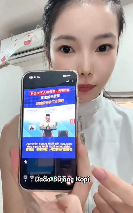 印尼华裔美女解说印尼投资环境！这名美女拿了印尼总统发言的话语，只说了这人在1