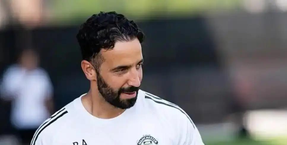 曼联赢球，竟偷用NASA技术养伤？利桑德罗后撤7.3米，向前传球飙到68%