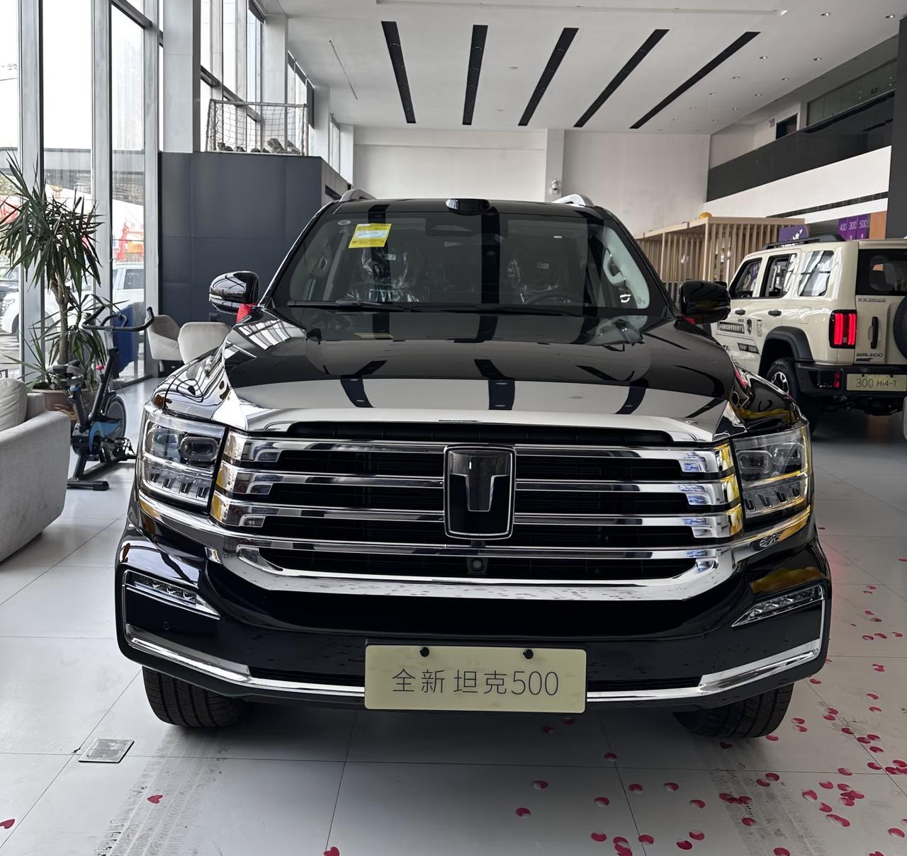 坦克500内饰是黑的好看还是白的好看啊