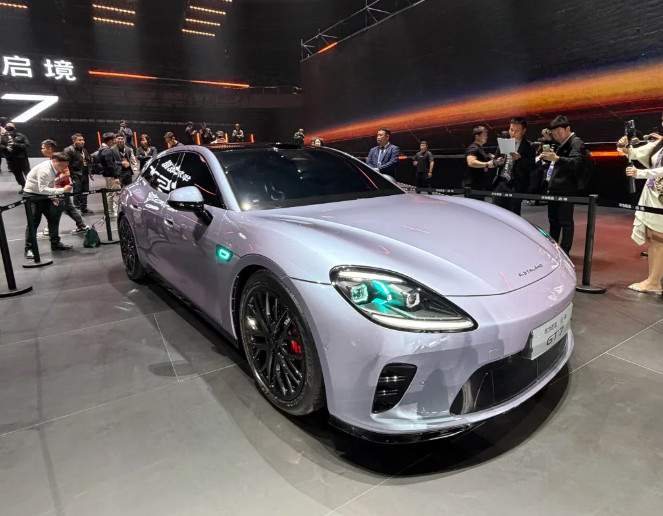 终见真章。华为“第一境”启境落地，首款车型GT7开启盲订，预埋L3级架构。新车搭