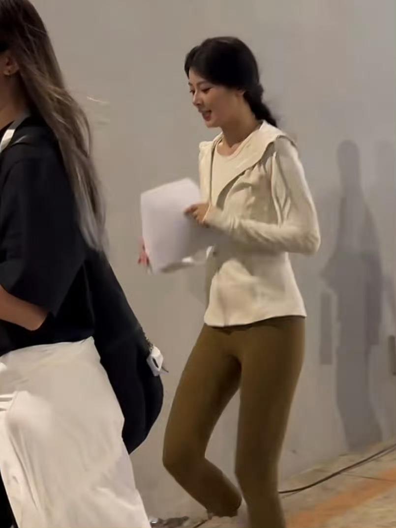 上镜胖十斤不是说说而已，女明星路上镜头下真的都很瘦啊