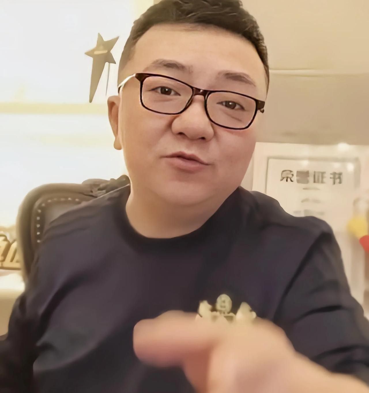 开始割舍，董路自曝从今往后，中国足球小将平台将推行“去董化”董路最近公开表态，