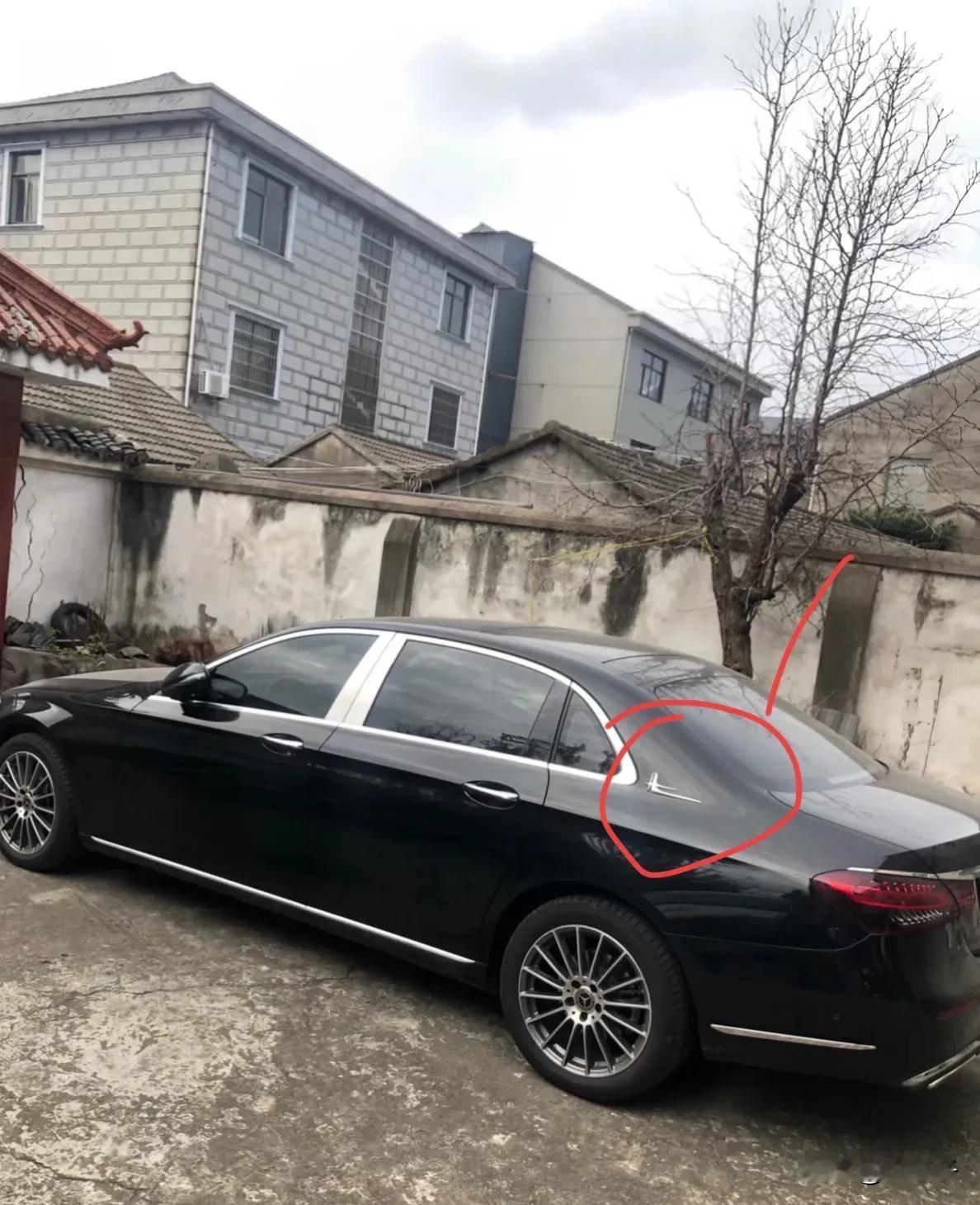 奔驰车上这个图案是什么？为什么有的车有这个有的车没有这个