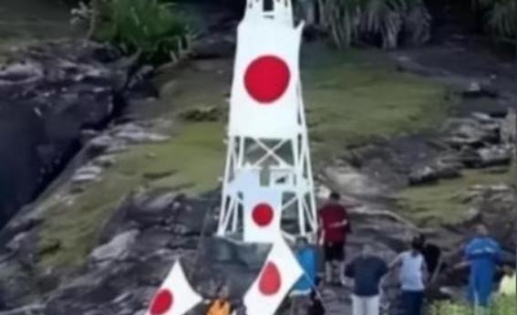 我现在才算彻底明白：中日闹得再凶，钓鱼岛上那座灯塔也绝对碰不得。东海局势一有风