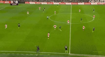 利马的防守，让我想起了巴雷西与卡纳瓦罗！在现代足球世界，尤其是高人林立的英超，