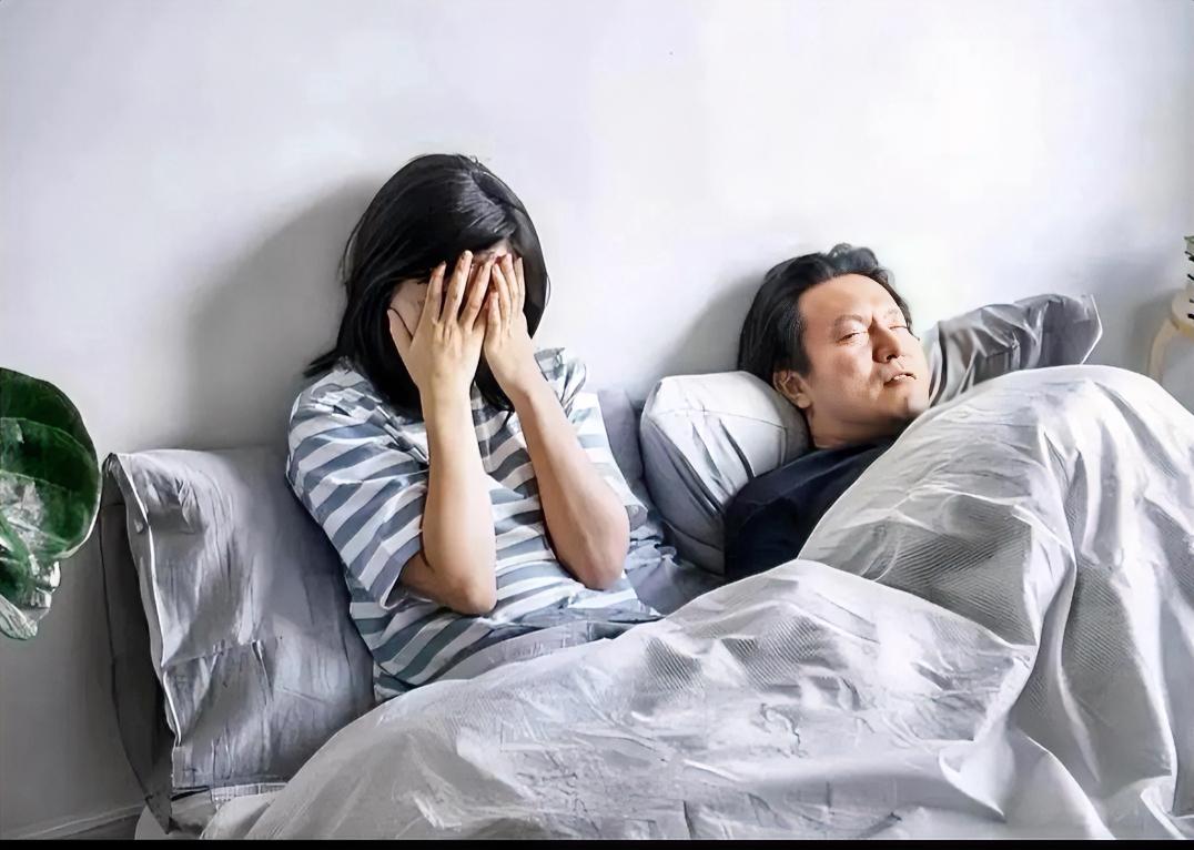 缺爱的女人，很容易在中年遭遇婚姻危机，亲手搞砸亲密关系。不是你们不合适，而是你骨