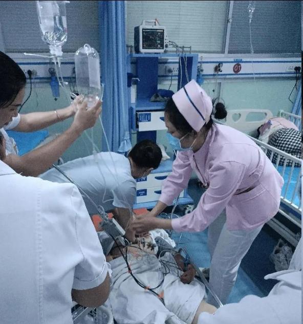 “令人痛心！”5月18日，青岛一9岁孩子因为玩游戏充钱，被爸爸用电线毒打。三小时
