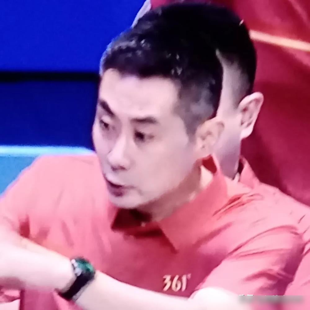 在今天下午进行的全运会女排1/4决赛中，津女排以1：3负于福建队，无缘4强。赛后