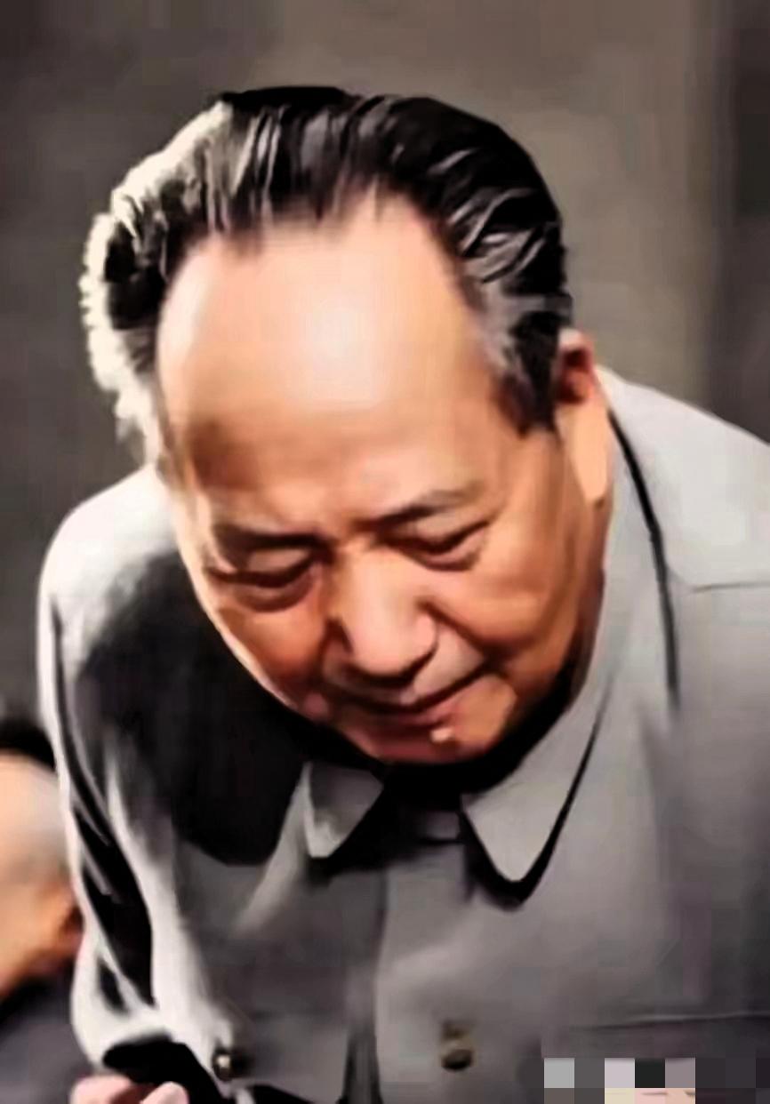 伟人的思想，不会随时间褪色，反而会在历史长河中愈发闪耀。毛泽东思想就像夜空中