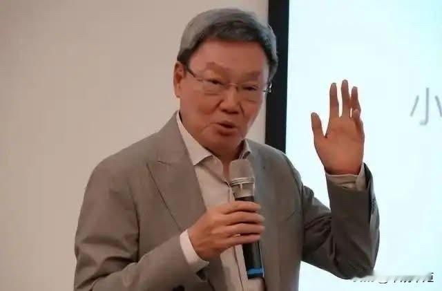 “九二共识”名称创起人苏起日前表示，台湾这30年，玩民主选举的游戏玩到走火入魔，