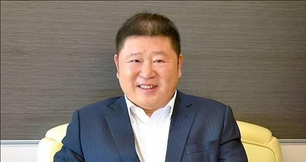 前国民党花莲党部主委，现花莲县“议长”张峻也彻底投绿，民进党这次是使出全力要拉下