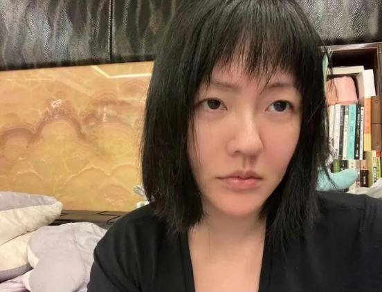 终于知道，为什么小s表现姐妹情深，具俊晔表现夫妻情深一直没有人信，原来小玥儿