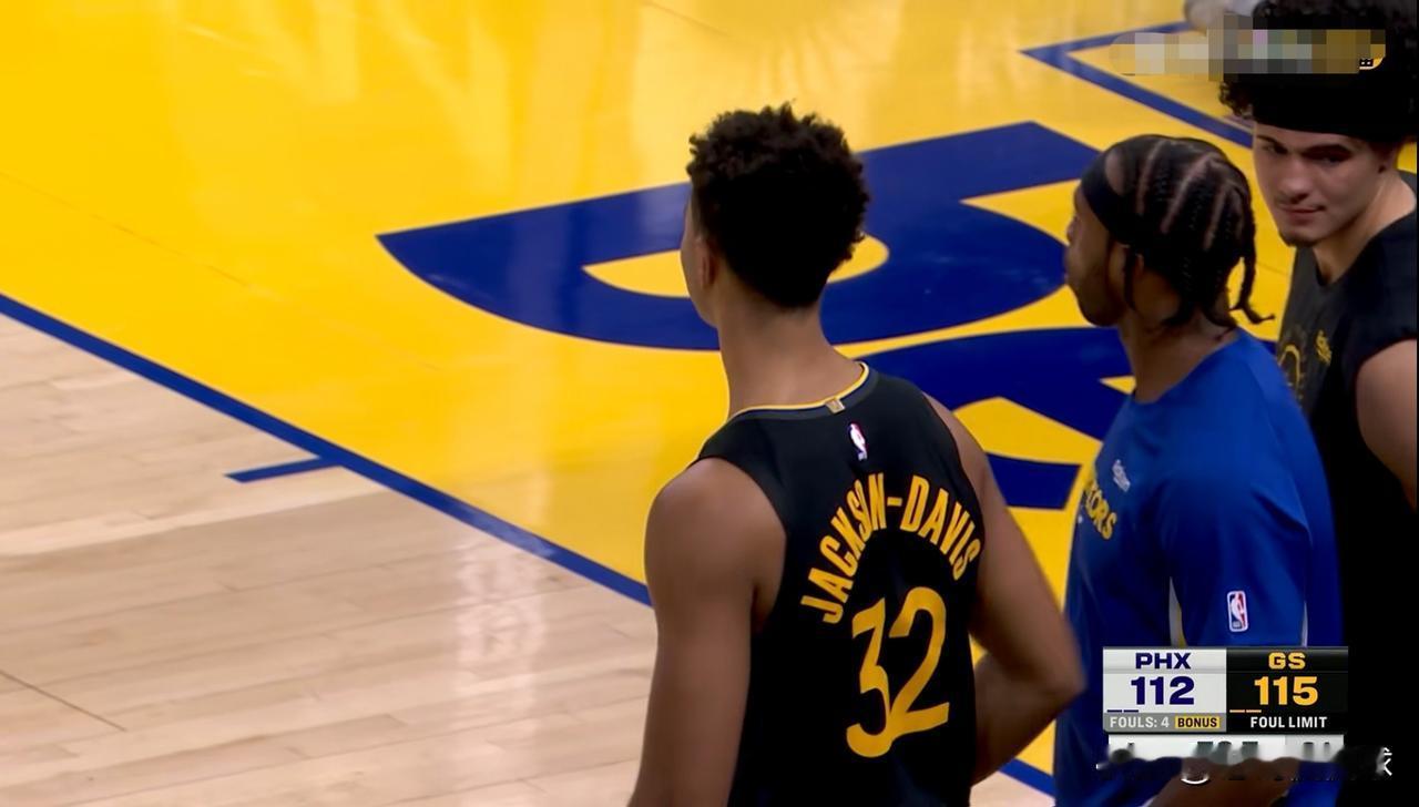 勇士年轻中锋TJD终于又受重视了！在今天勇士主场以119：116力克太阳的比赛中