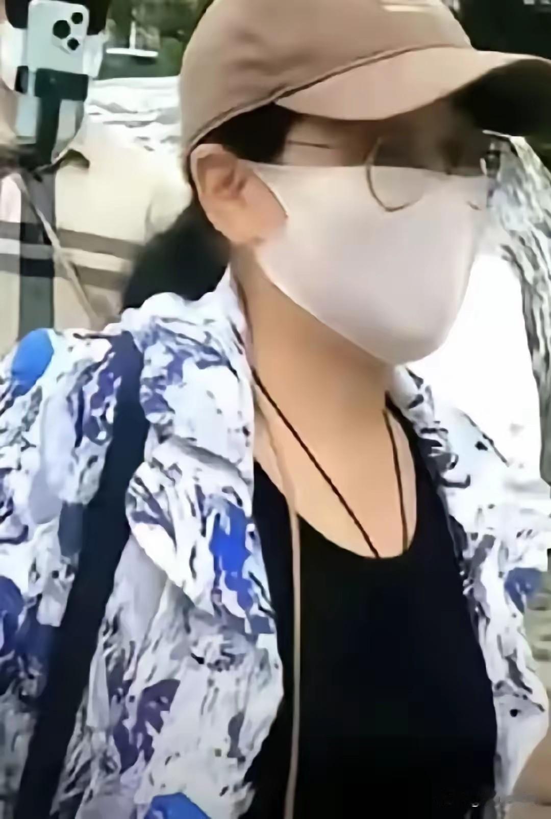 张书这次进京找李圣律师，我琢磨着不是普通的法律咨询。五年没提郭威，这时间点选得确