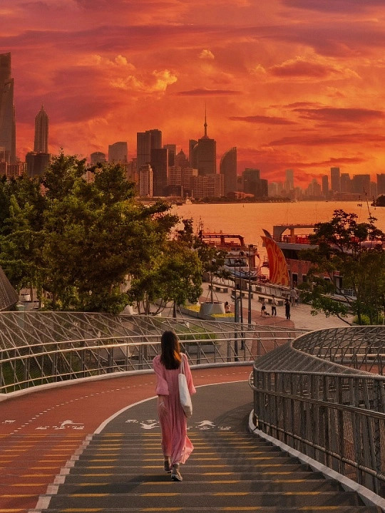 第一个发现这个机位的是天才吧真的太会找角度了，一眼就被惊艳到，把普通的风景拍出了