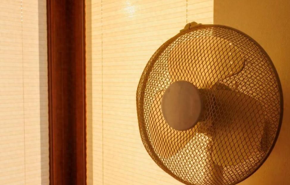 太缺德了！9月2日报道，45岁男子田某入住山东荣成一家旅馆，结果不久被发现死在房